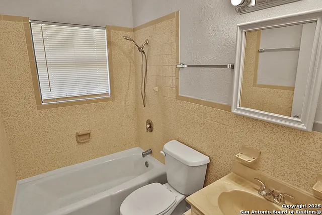 215 Birchwood Dr — Photo 12