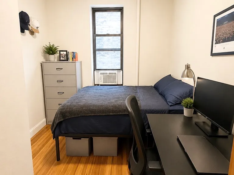 235 E 50th St #35 — Photo 5
