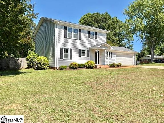 3rd image of 207 Needles Dr