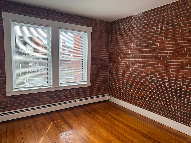 105 Main St — Photo 6