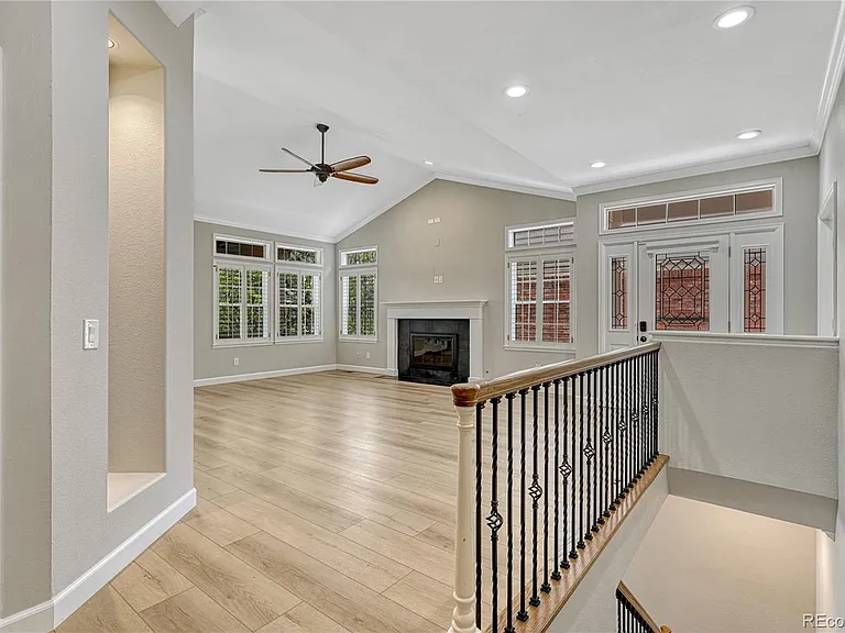 9885 Greensview Cir — Photo 4