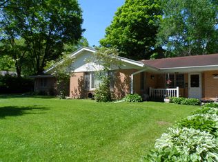 800 Jackson St, Oregon, IL 61061