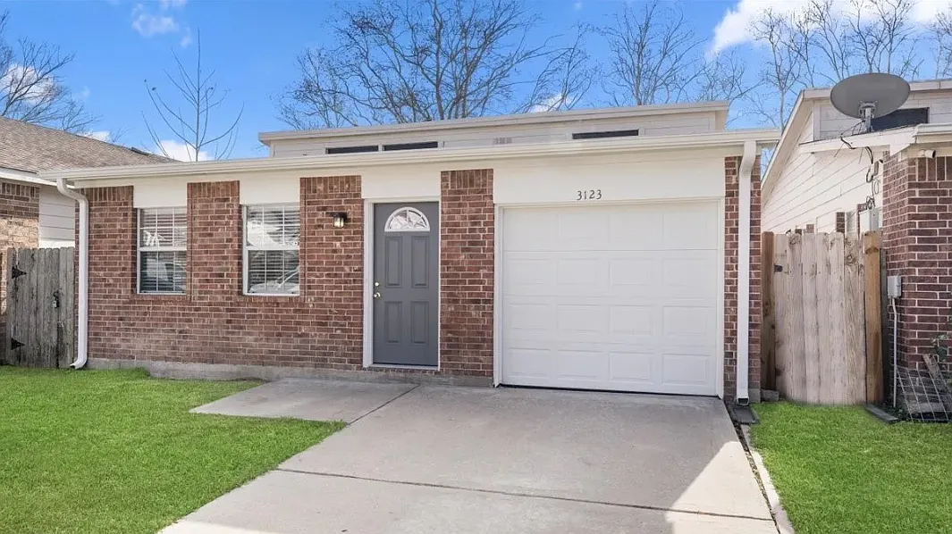 3 bed, 1130 sqft, $1,750 — Photo 2