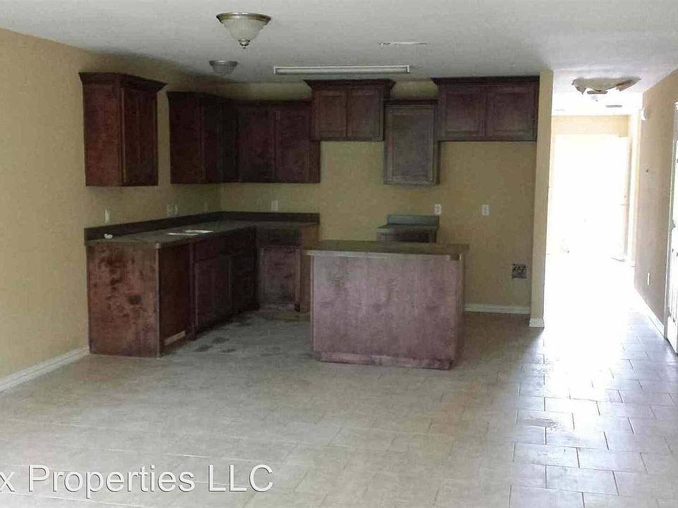 2nd image of 2477 Circle Dr