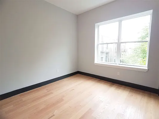 Rented by EXR | media 20