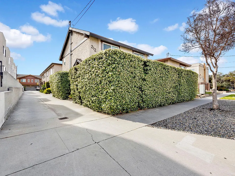 212 W Grand Ave #B