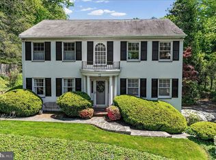 16 Oak Knoll Dr, Wallingford, PA 19086