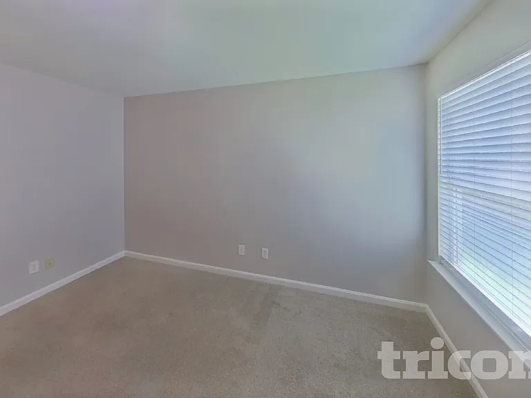 355 Meadow Vista Ln — Photo 13