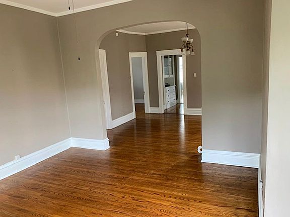 3rd image of 227 N Marion St