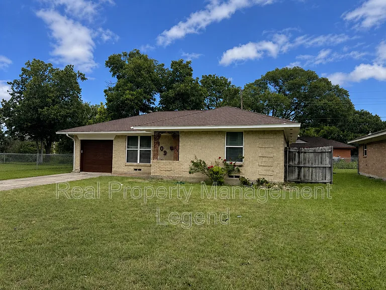 409 La Salle Dr — Photo 1