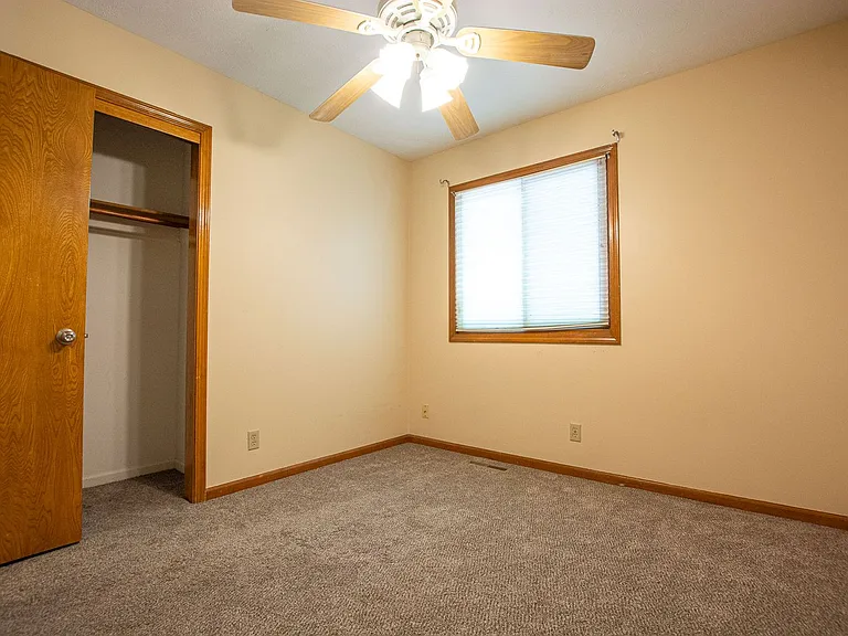 7513 S 134th St — Photo 24