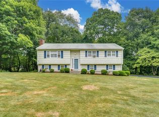 53 Ferndale Dr, Easton, CT 06612