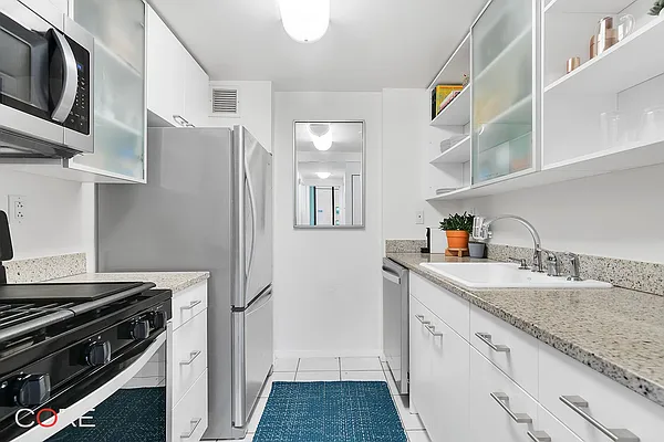 Rented by CORE | media 18