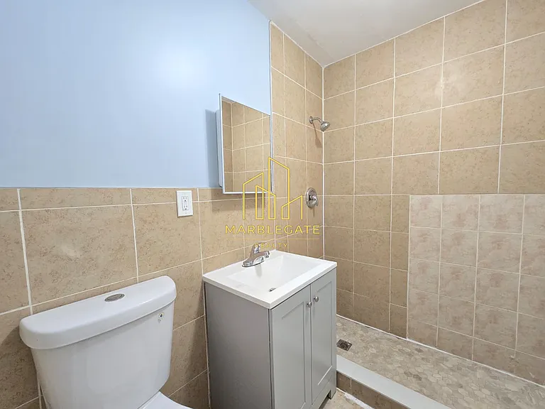 277 Clinton Pl #22 — Photo 5