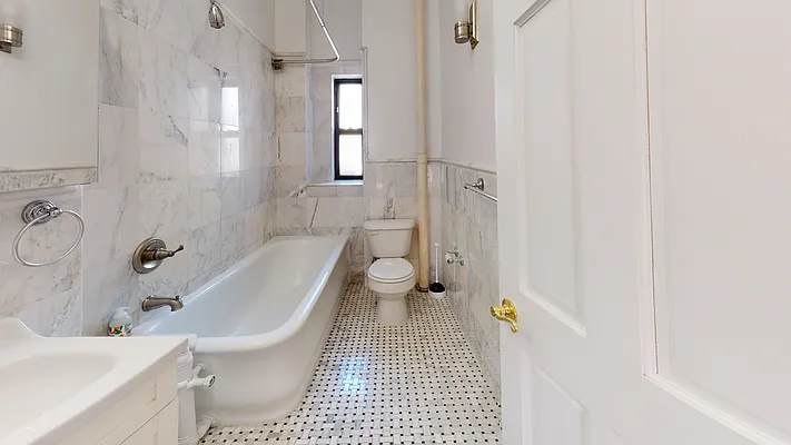 Rented by Bond New York | media 33