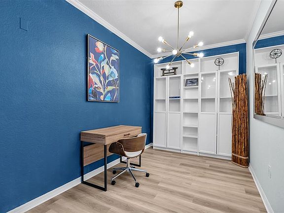 4th image of 4221 W Spruce St APT 1303