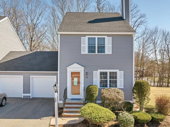 144 Whittier Meadows Dr #144, Amesbury, MA 01913