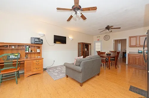 131 Main St #4 Photo 1
