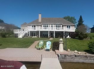 61201 Raintree Blvd, Sturgis, MI 49091