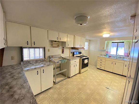 4th image of 2230 Bermuda Dr