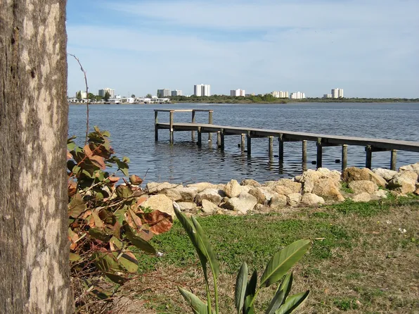 River West Apartments, 4064 Halifax Dr, Pt Orange, FL 32127