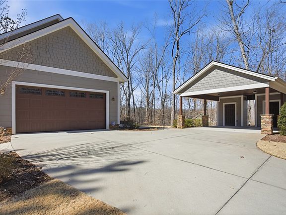 3rd image of 401 Promontory Rdg