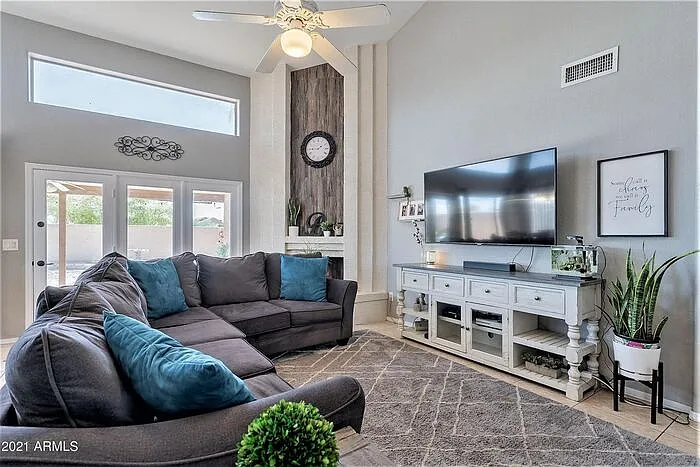 2933 E Verbena Dr — Photo 11