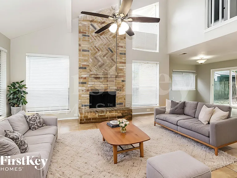 2322 Piddler Dr — Photo 4