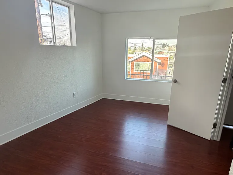 1810 E 25th St #100 — Photo 9