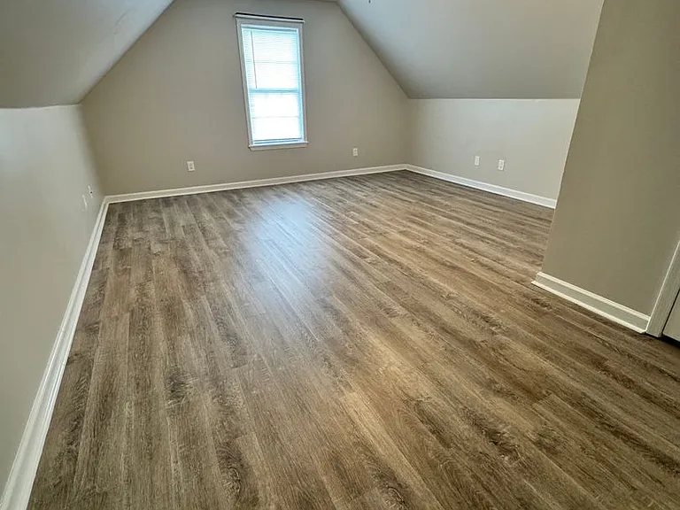 386 Wylie Dr — Photo 14