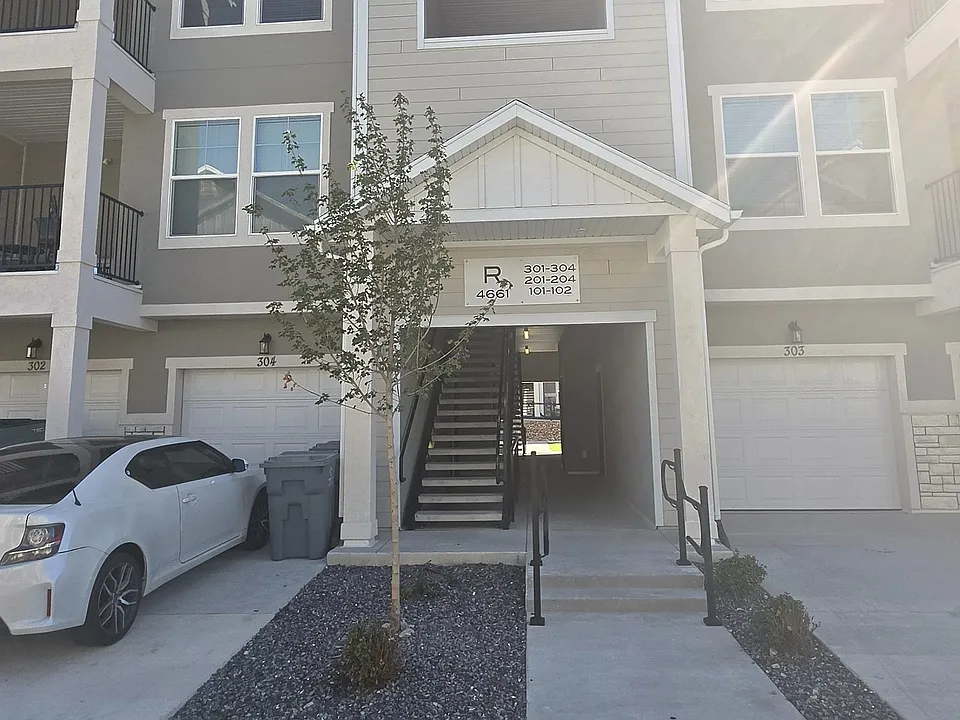 4661 S Poplar Way #304
