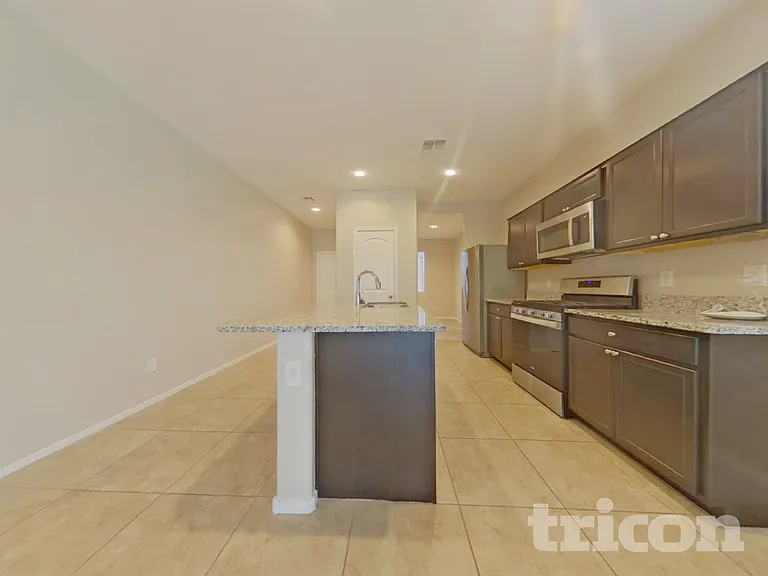 31062 W Mulberry Dr — Photo 4