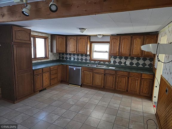 2nd image of 421 Main St