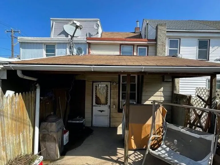 2702 Pratt St — Photo 31