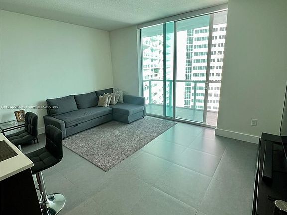 3rd image of 1900 N Bayshore Dr APT 2807