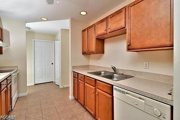1062 Countess Ave — Photo 6