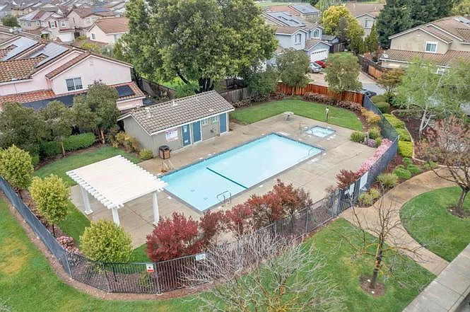 437 Calle Cerro — Photo 32