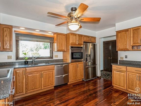 3rd image of 821 Gettysburg Dr