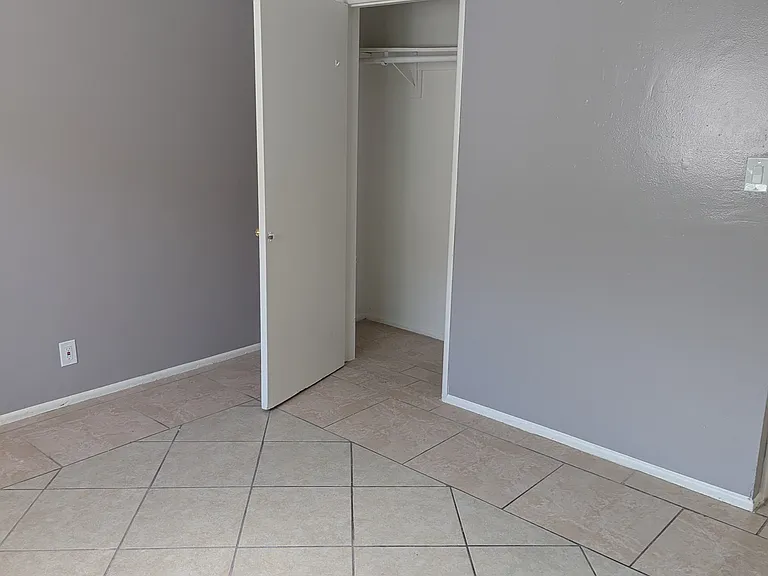 1827 W Sallie Ln #5 — Photo 11