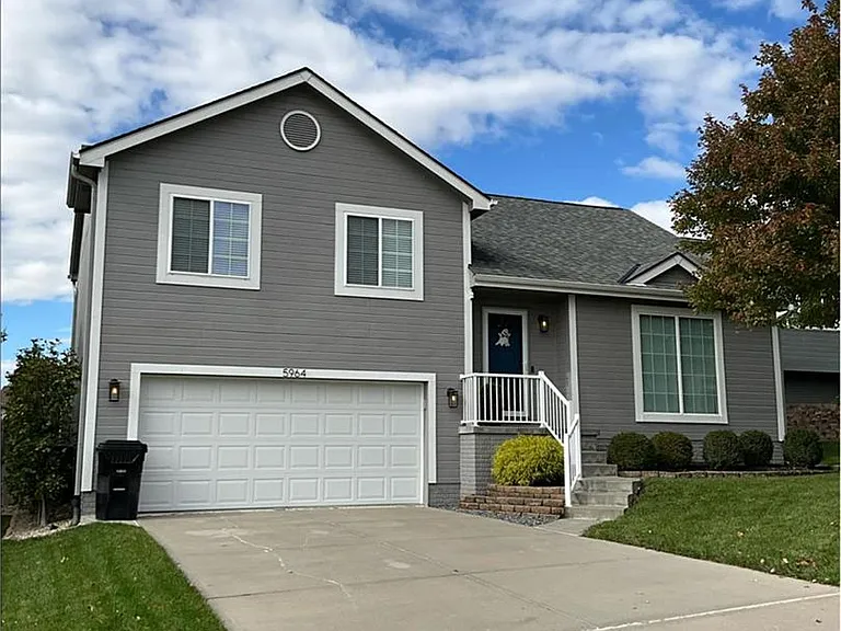 5964 S 186th Ave — Photo 1