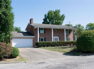 800 Meadow Dr, Red Bud, IL 62278