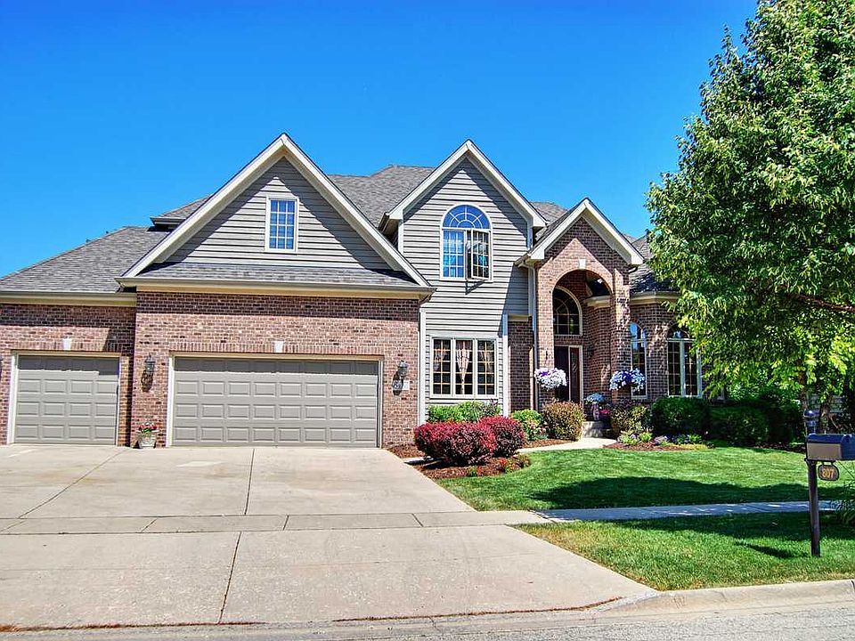 1st image of 807 Waterside Dr