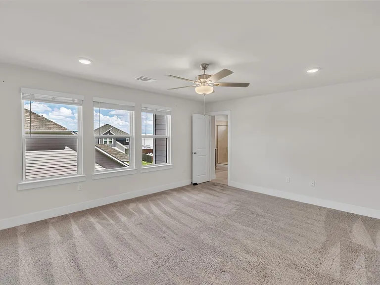 15607 Ellinger Dr — Photo 17
