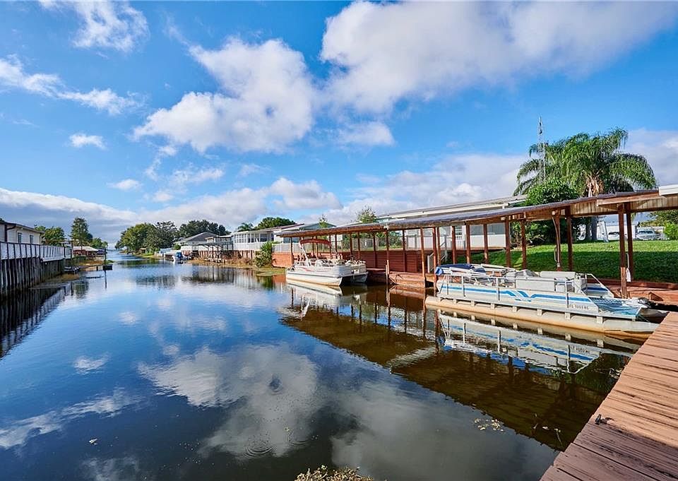 1st image of 560 Lakeside Blvd