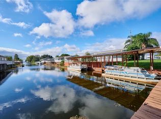 560 Lakeside Blvd, Kenansville, FL 34739