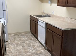 60 Douglas Ln APT 204, Pueblo, CO 81001