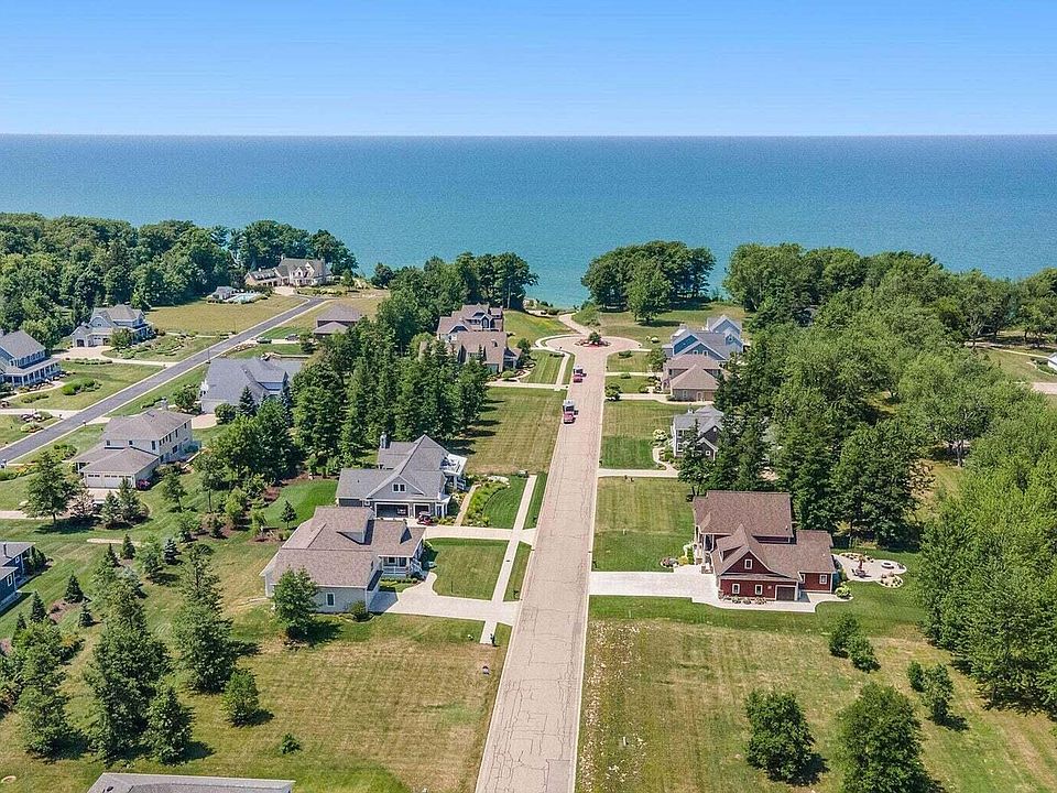 1st image of 7152 Windcliff Dr #33