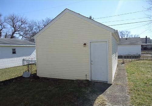 2nd image of 807 Allen Ave