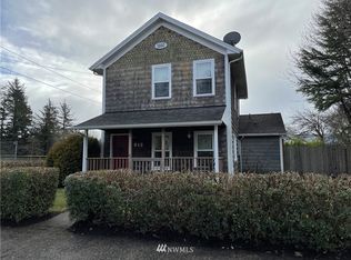 915 Spruce St E, Ilwaco, WA 98624