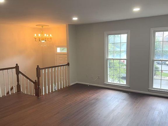 4th image of 4238 Fox Lake Dr